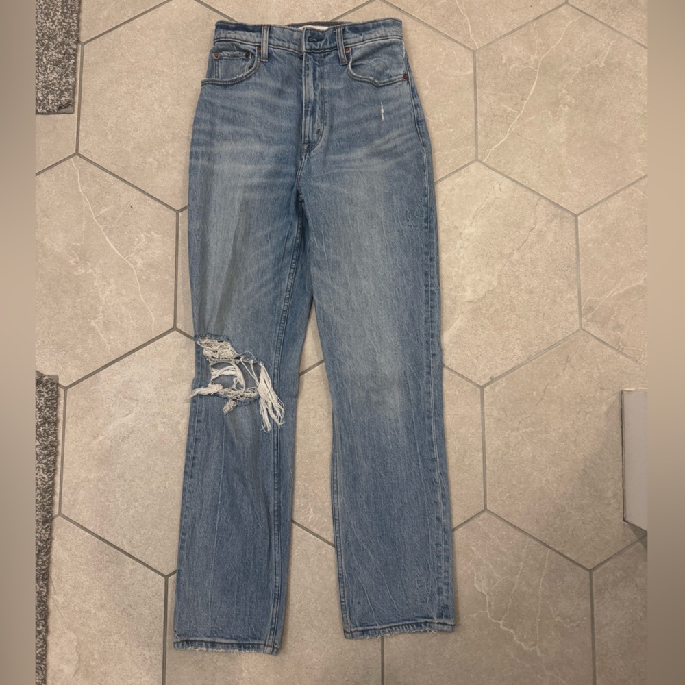 Abercrombie Jeans - 90s Straight Ultra High Rise in size 2/26 Curve Love
